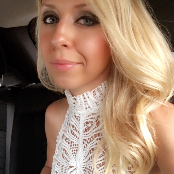 ✨Welcome to my closet! - Picture 3 of 4